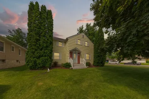 825 8th Avenue NE Waseca MN 56093