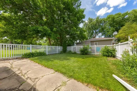 825 8th Avenue NE Waseca MN 56093