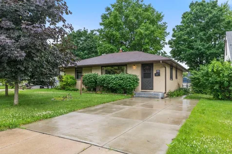 845 20th Avenue N South Saint Paul MN 55075