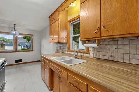 845 20th Avenue N South Saint Paul MN 55075