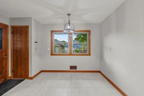845 20th Avenue N South Saint Paul MN 55075