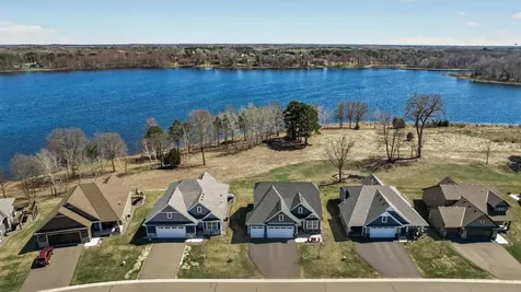 25415 Farmstead Lane Wyoming MN 55092