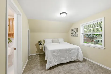 256 Rose Avenue W Saint Paul MN 55117