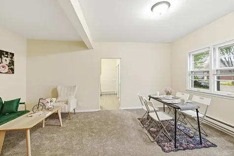 256 Rose Avenue W Saint Paul MN 55117