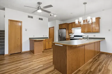 7582 6th Street N Oakdale MN 55128