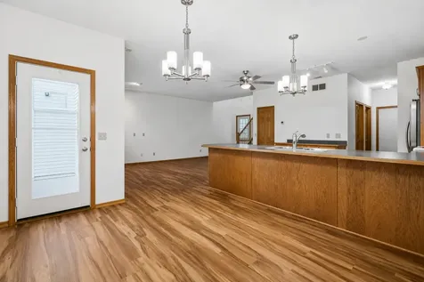 7582 6th Street N Oakdale MN 55128