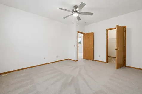 7582 6th Street N Oakdale MN 55128