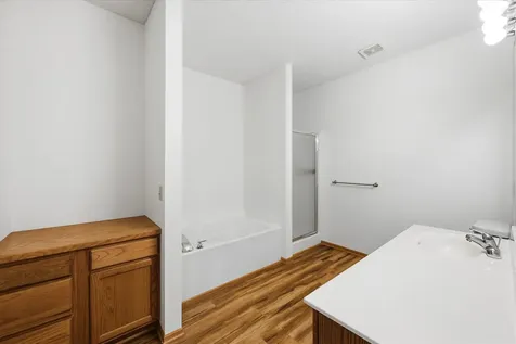 7582 6th Street N Oakdale MN 55128