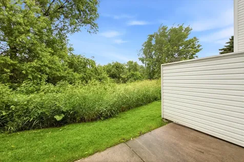 7582 6th Street N Oakdale MN 55128