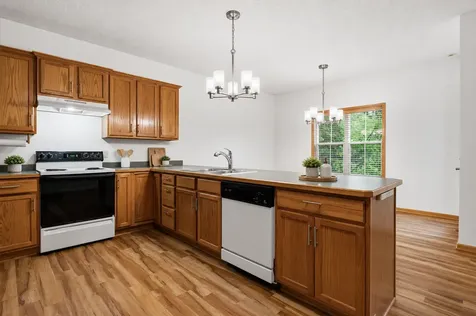 7582 6th Street N Oakdale MN 55128