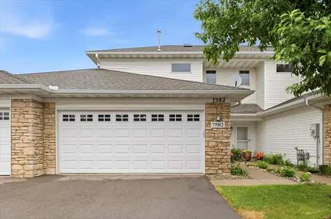 7582 6th Street N Oakdale MN 55128