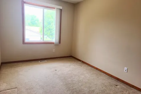 1504 Roundhouse Circle Shakopee MN 55379