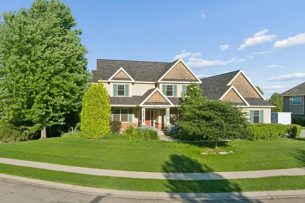 5352 Scenic Oak Drive SW Rochester MN 55902