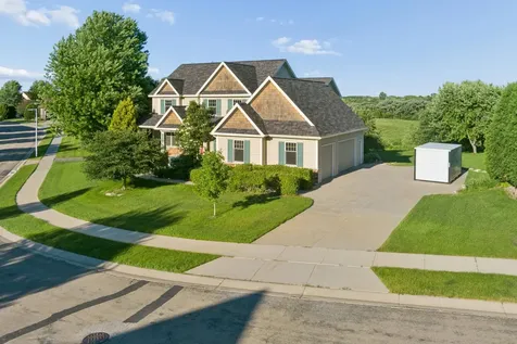 5352 Scenic Oak Drive SW Rochester MN 55902