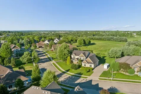 5352 Scenic Oak Drive SW Rochester MN 55902