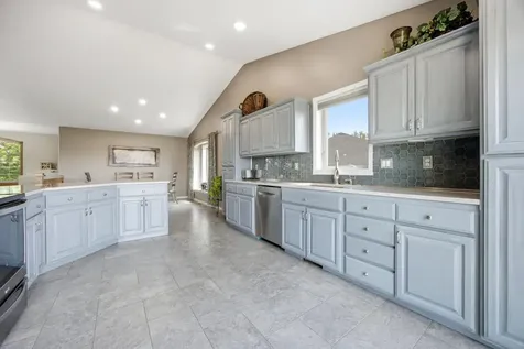 1114 Southcreek Avenue Glyndon MN 56547