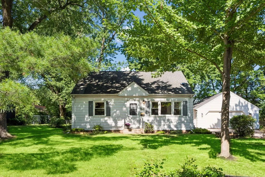 8620 Russell Avenue S Bloomington MN 55431