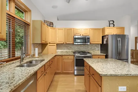 7081 Crowne Oak Road Eden Prairie MN 55344