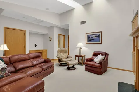 7081 Crowne Oak Road Eden Prairie MN 55344