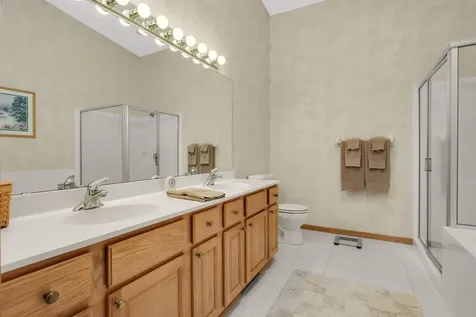 7081 Crowne Oak Road Eden Prairie MN 55344