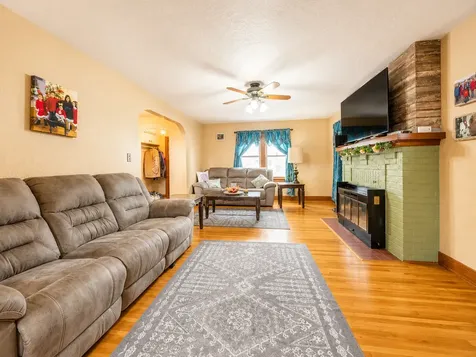 902 4th Avenue SW Austin MN 55912