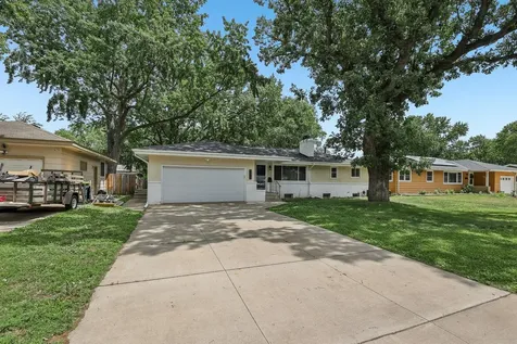5518 Regent Avenue N Crystal MN 55429