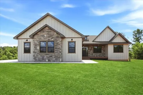 329 138th Avenue Saint Joseph Twp WI 54082