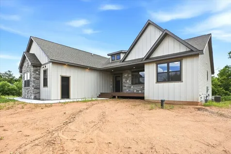 329 138th Avenue Saint Joseph Twp WI 54082