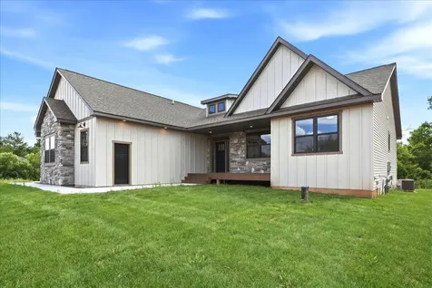 329 138th Avenue Saint Joseph Twp WI 54082
