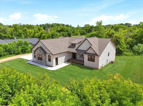 329 138th Avenue Saint Joseph Twp WI 54082