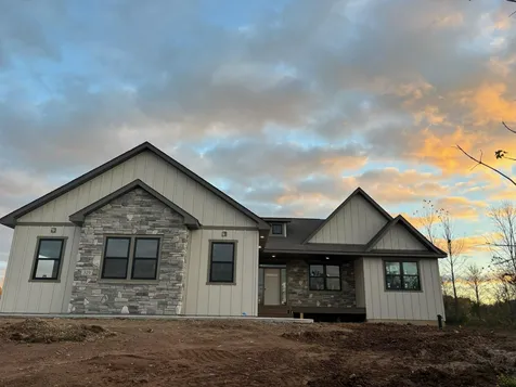 329 138th Avenue Saint Joseph Twp WI 54082