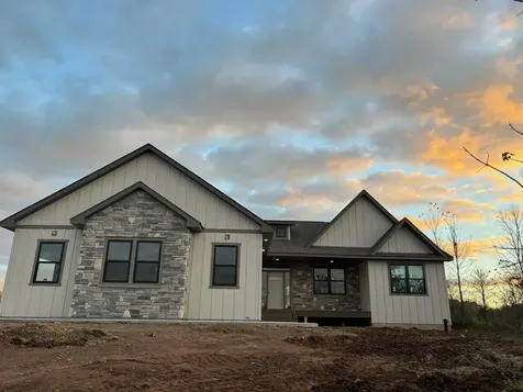 329 138th Avenue Saint Joseph Twp WI 54082