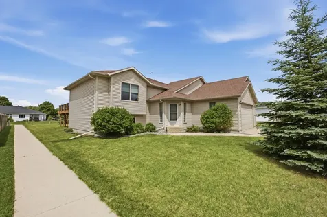 1534 Woodridge Lane West Fargo ND 58078
