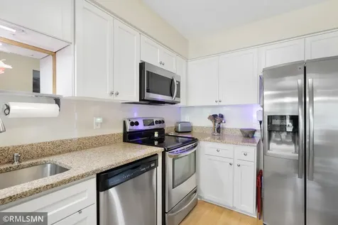 1501 W 140th Street Burnsville MN 55337