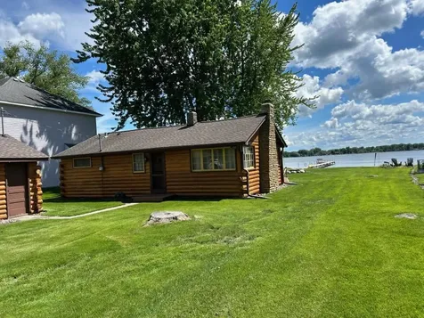 7925 N Shore Trail N Forest Lake MN 55025