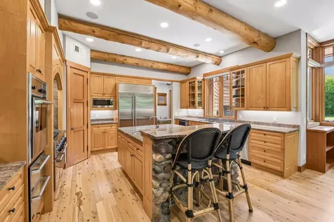 2439 Emerald Trail Minnetonka MN 55305