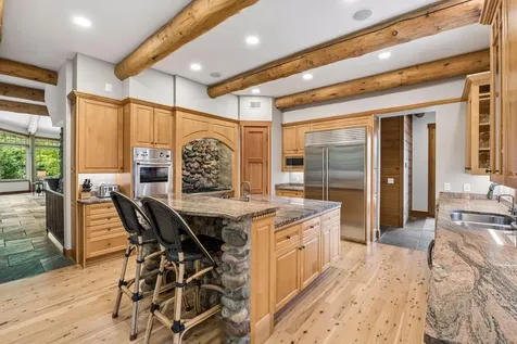 2439 Emerald Trail Minnetonka MN 55305