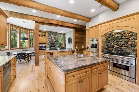 2439 Emerald Trail Minnetonka MN 55305