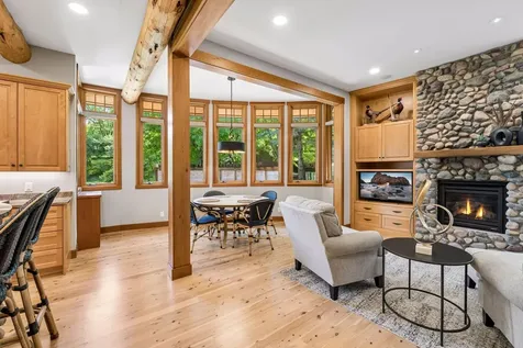 2439 Emerald Trail Minnetonka MN 55305
