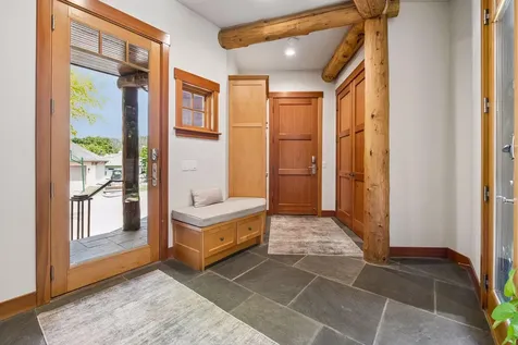 2439 Emerald Trail Minnetonka MN 55305
