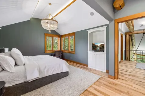 2439 Emerald Trail Minnetonka MN 55305