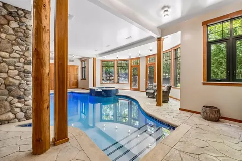 2439 Emerald Trail Minnetonka MN 55305