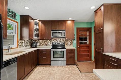 2045 Bluestone Lane Eagan MN 55122
