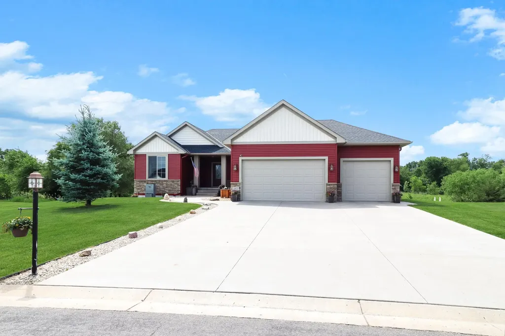 2423 Jewel Street Saint Augusta MN 56301