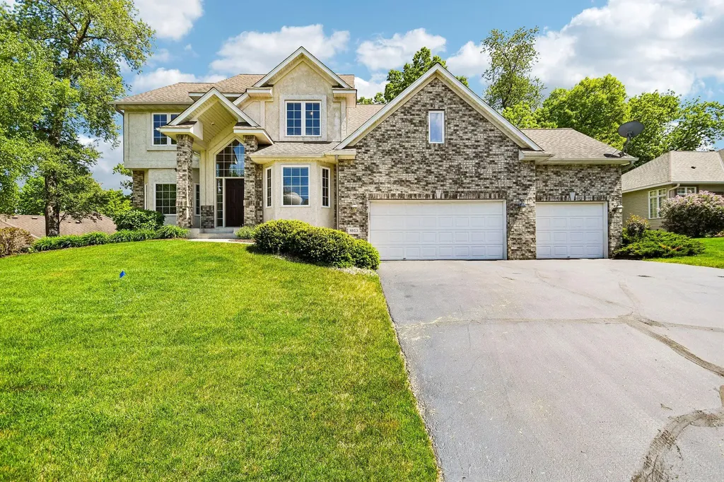 8813 Woodhill Drive Savage MN 55378