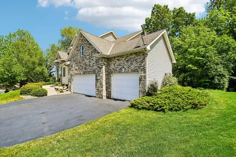 8813 Woodhill Drive Savage MN 55378