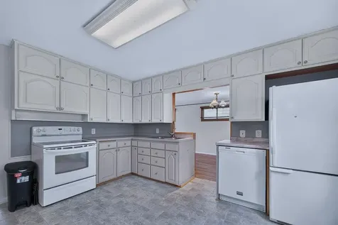 325 South Street W Caledonia MN 55921