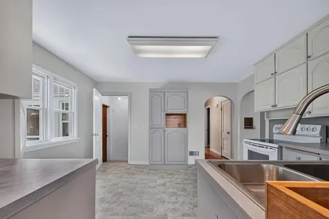 325 South Street W Caledonia MN 55921