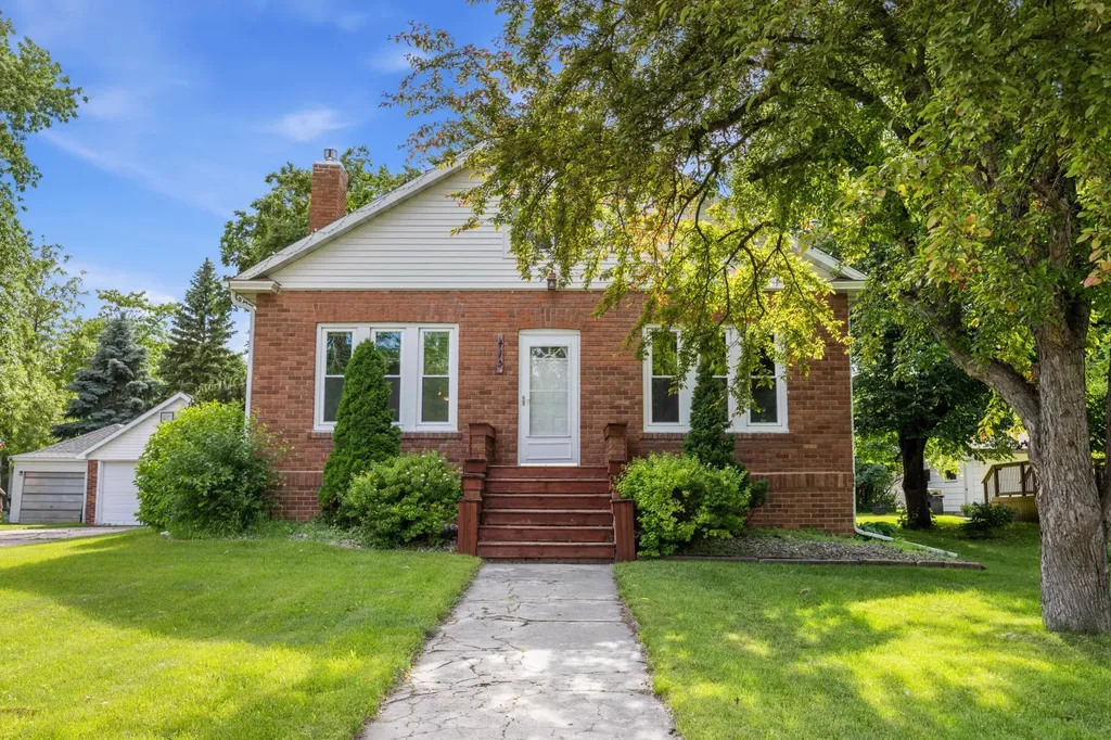 415 9th Street Hawley MN 56549