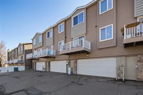 304 Pondridge Circle Wayzata MN 55391